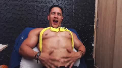 Viktor Herrera online show from 10/28/25, 05:04