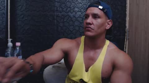 Viktor Herrera online show from 12/22/25, 09:17