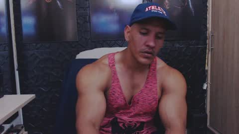Snapshot of viktorherrera chatting on 05/16/26, 05:34 Viktor Herrera online show from 05/16/26, 05:34