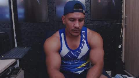 Snapshot of viktorherrera chatting on 05/25/26, 04:24 Viktor Herrera online show from 05/25/26, 04:24