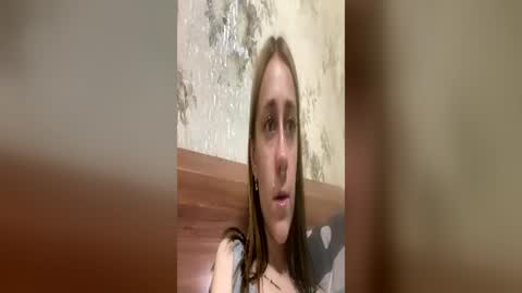 Snapshot of viktoria9898 chatting on 06/16/26, 02:14 Sweett online show from 06/16/26, 02:14