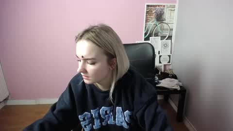 viktoria_lovely online show from 01/02/25, 09:22