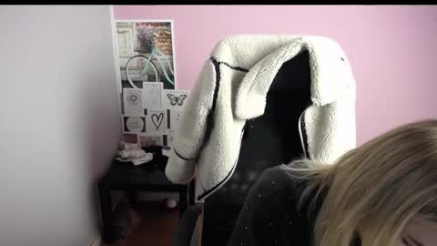 viktoria_lovely online show from 11/25/25, 10:04