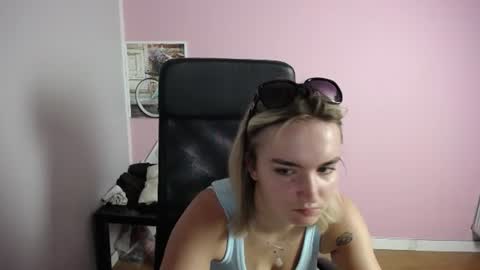 Snapshot of viktoria_lovely chatting on 06/26/26, 07:13 viktoria_lovely online show from 06/26/26, 07:13