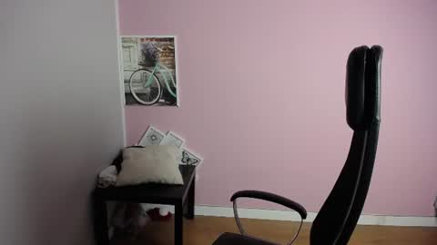Snapshot of viktoria_lovely chatting on 07/06/26, 06:10 viktoria_lovely online show from 07/06/26, 06:10