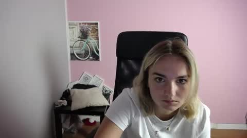 Snapshot of viktoria_lovely chatting on 07/20/26, 07:55 viktoria_lovely online show from 07/20/26, 07:55