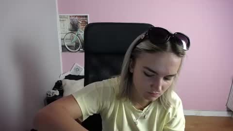 Snapshot of viktoria_lovely chatting on 07/22/26, 08:06 viktoria_lovely online show from 07/22/26, 08:06