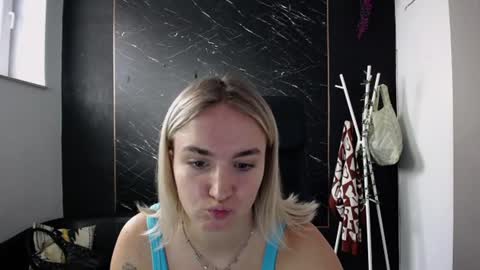 Snapshot of viktoria_lovely chatting on 07/28/26, 07:04 viktoria_lovely online show from 07/28/26, 07:04