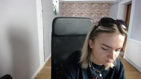 Snapshot of viktoria_lovely chatting on 07/29/26, 07:06 viktoria_lovely online show from 07/29/26, 07:06