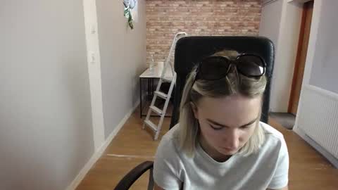 Snapshot of viktoria_lovely chatting on 07/30/26, 06:56 viktoria_lovely online show from 07/30/26, 06:56
