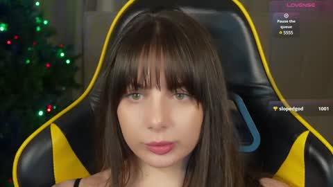 Snapshot of viktoria_storm chatting on 12/15/24, 10:37 Alisa online show from 12/15/24, 10:37