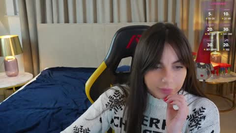 Snapshot of viktoria_storm chatting on 01/07/25, 10:08 Alisa online show from 01/07/25, 10:08