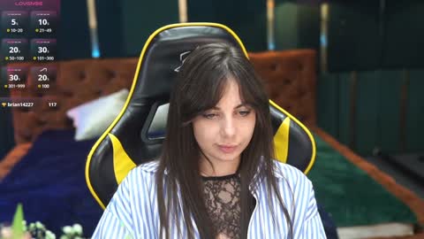 Snapshot of viktoria_storm chatting on 01/15/25, 10:46 Alisa online show from 01/15/25, 10:46