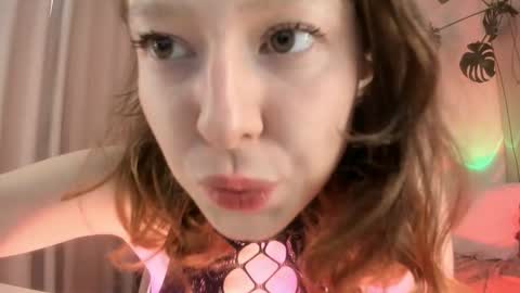 Vikky online show from 09/23/25, 07:22