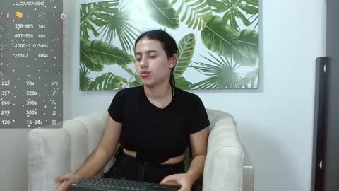 vikysexy28 online show from 03/11/25, 09:59