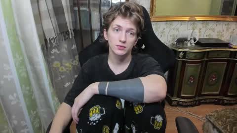 Dimoooooon online show from 01/12/26, 07:41