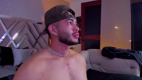 Snapshot of vincentblack_ chatting on 06/15/26, 02:36 Vincent online show from 06/15/26, 02:36