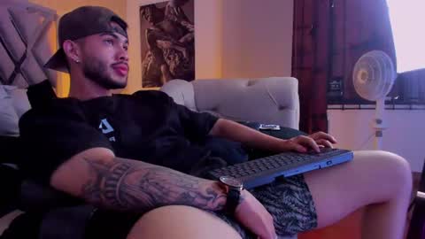 Snapshot of vincentblack_ chatting on 06/16/26, 06:54 Vincent online show from 06/16/26, 06:54