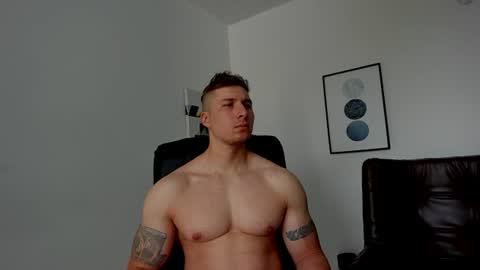 Snapshot of vincentt98 chatting on 08/04/26, 12:19 vincentt98 online show from 08/04/26, 12:19