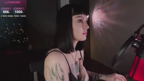 Snapshot of vinylstore chatting on 12/20/24, 10:00 Diva Silvia online show from 12/20/24, 10:00