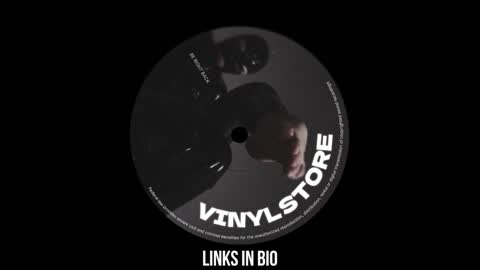 Snapshot of vinylstore chatting on 01/06/25, 12:13 Diva Silvia online show from 01/06/25, 12:13