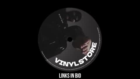 Snapshot of vinylstore chatting on 01/08/25, 12:05 Diva Silvia online show from 01/08/25, 12:05