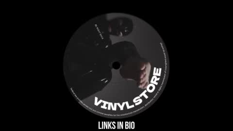 Snapshot of vinylstore chatting on 01/11/25, 03:31 Diva Silvia online show from 01/11/25, 03:31