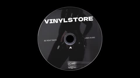 Snapshot of vinylstore chatting on 01/19/25, 04:04 Diva Silvia online show from 01/19/25, 04:04