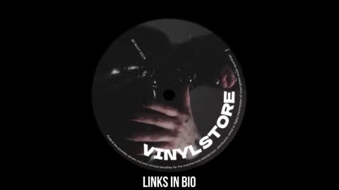 Snapshot of vinylstore chatting on 02/17/25, 11:13 Diva Silvia online show from 02/17/25, 11:13