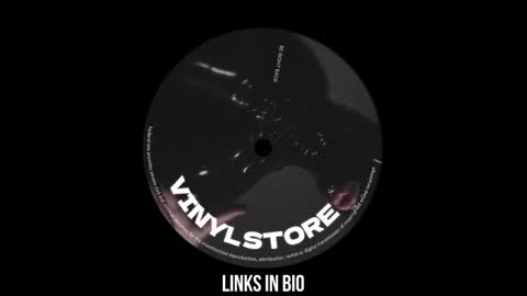 Snapshot of vinylstore chatting on 03/05/25, 10:33 Diva Silvia online show from 03/05/25, 10:33