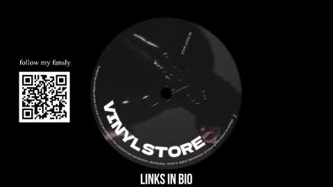 Snapshot of vinylstore chatting on 03/08/25, 12:09 Diva Silvia online show from 03/08/25, 12:09