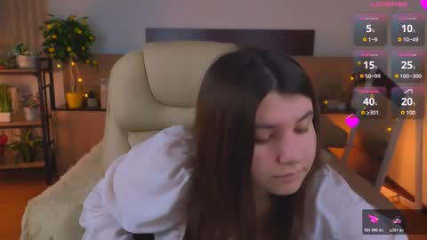 Snapshot of viola__shy chatting on 05/17/26, 08:16 Viola online show from 05/17/26, 08:16