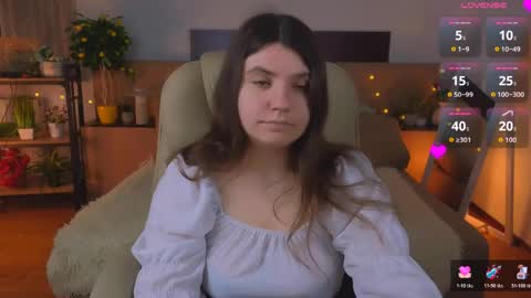 Snapshot of viola__shy chatting on 05/23/26, 09:19 Viola online show from 05/23/26, 09:19