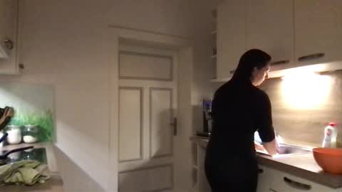 Vio online show from 10/17/25, 05:32