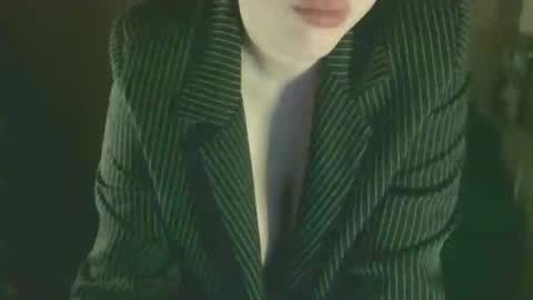 Snapshot of viola_bunny chatting on 01/23/25, 07:18 Viola Bunny online show from 01/23/25, 07:18