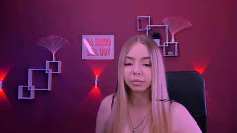 viola_sweet_ online show from 05/26/26, 09:05
