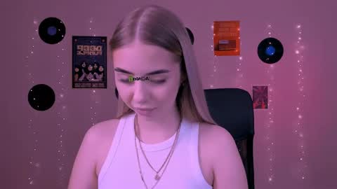 viola_sweet_ online show from 05/29/26, 08:45