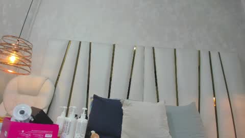 Snapshot of violeet_gray chatting on 07/22/26, 11:24 violeet_gray online show from 07/22/26, 11:24