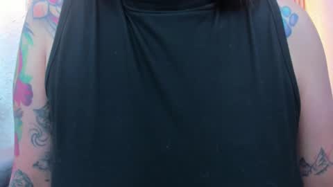 Snapshot of violeet_scottt chatting on 02/10/26, 01:04 Violette online show from 02/10/26, 01:04