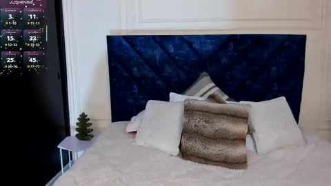 Violet online show from 12/16/25, 06:35