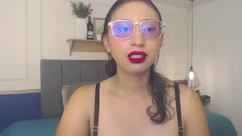 V I O L E T  online show from 04/17/26, 02:09