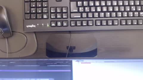 V I O L E T  online show from 04/21/26, 02:23