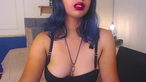 V I O L E T  online show from 04/22/26, 02:29