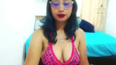 V I O L E T  online show from 05/02/26, 01:49
