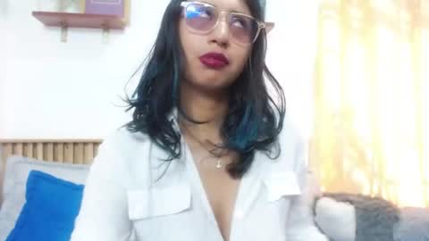 V I O L E T  online show from 06/25/26, 03:05