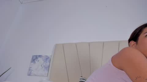 Violet online show from 02/08/25, 05:50