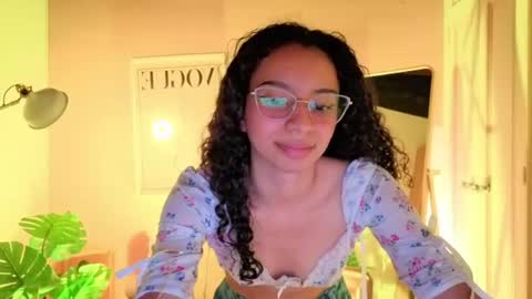 Snapshot of violet__15 chatting on 07/01/26, 06:40 violet__15 online show from 07/01/26, 06:40