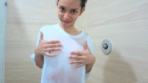 Snapshot of violet__15 chatting on 07/11/26, 12:19 violet__15 online show from 07/11/26, 12:19