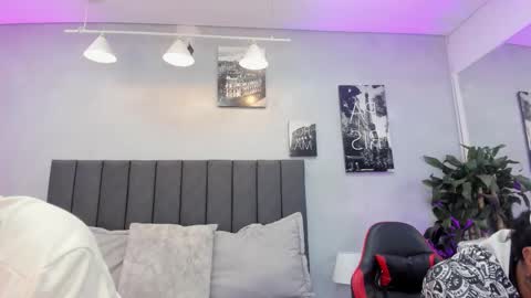 Violet and Myers online show from 11/11/25, 11:32