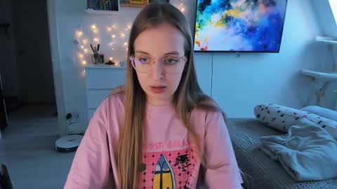 Violet online show from 02/05/26, 11:04